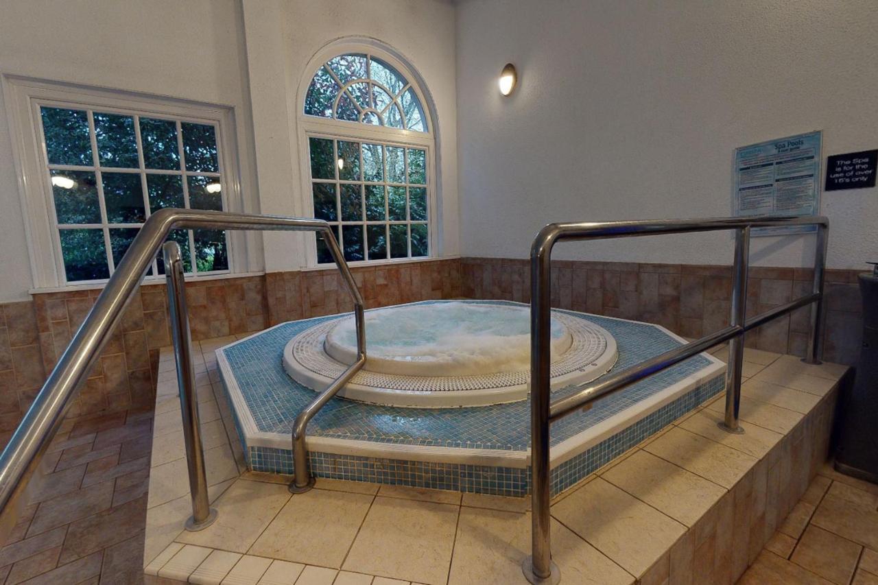 Village Hotel Chester St David'S Ewloe Екстер'єр фото