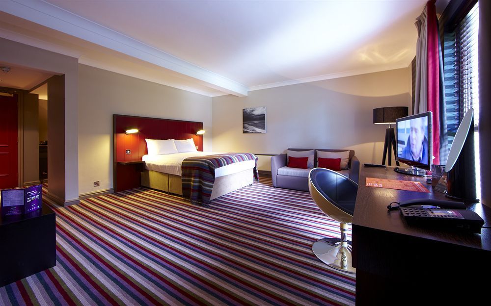 Village Hotel Chester St David'S Ewloe Екстер'єр фото