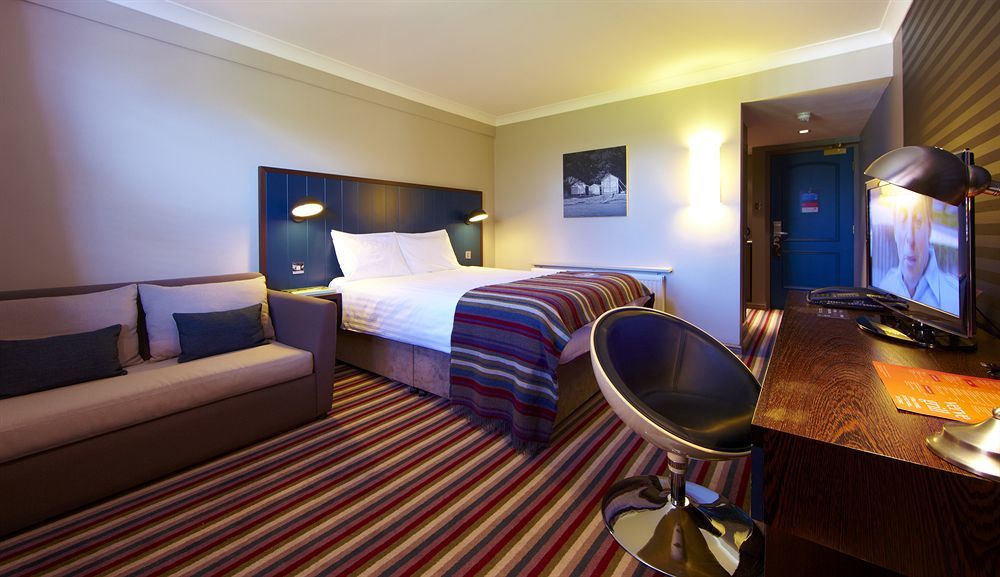 Village Hotel Chester St David'S Ewloe Екстер'єр фото