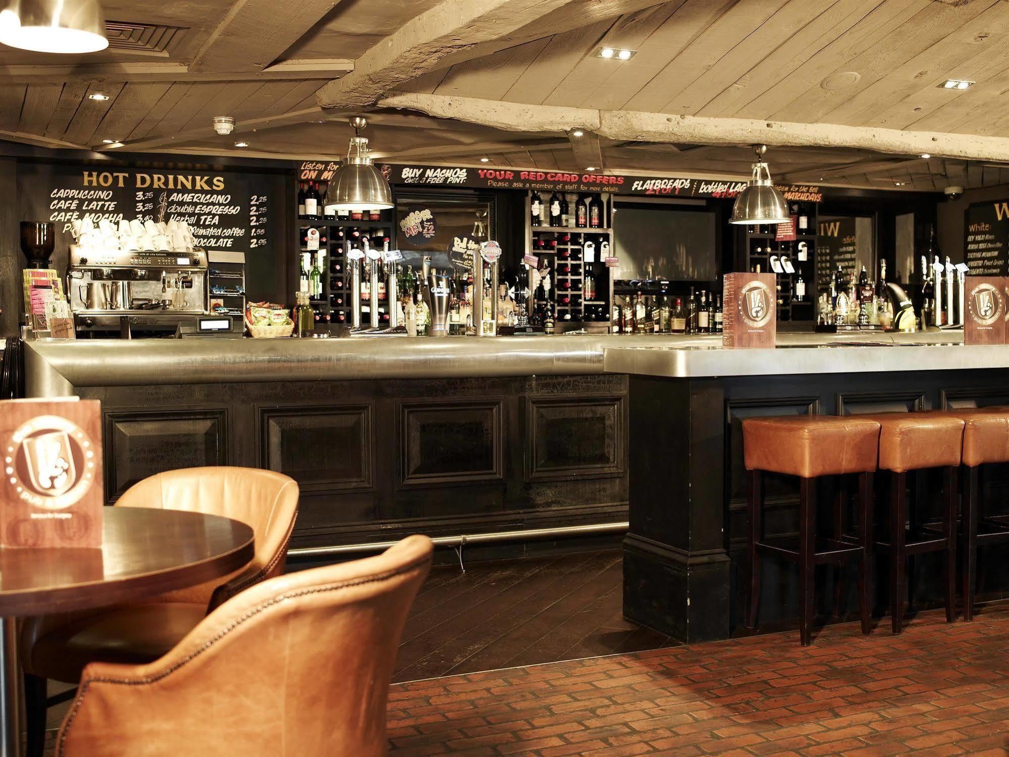 Village Hotel Chester St David'S Ewloe Екстер'єр фото