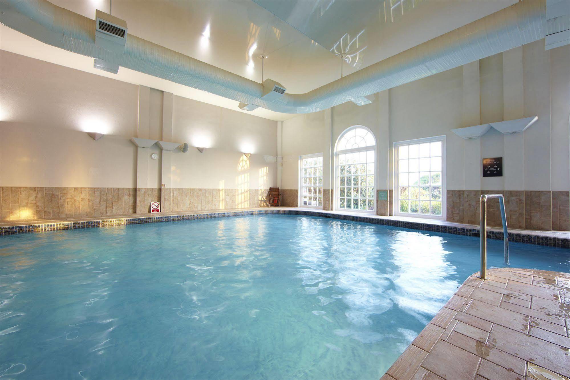 Village Hotel Chester St David'S Ewloe Екстер'єр фото