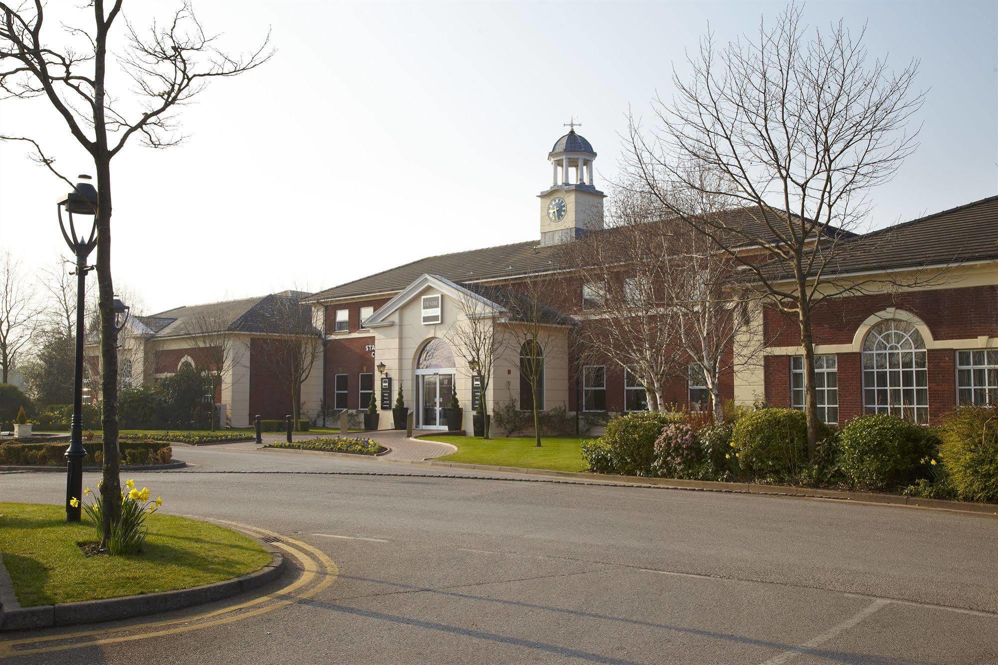 Village Hotel Chester St David'S Ewloe Екстер'єр фото