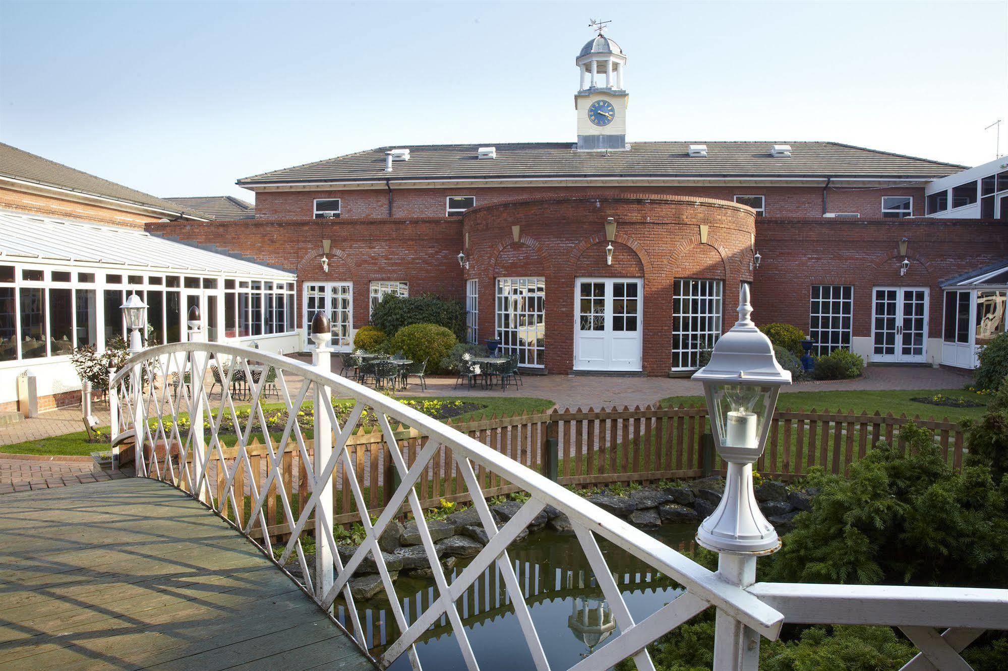 Village Hotel Chester St David'S Ewloe Екстер'єр фото