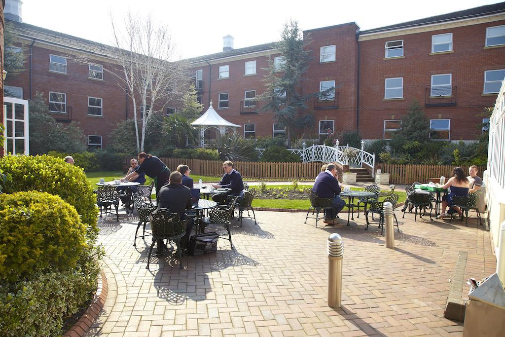 Village Hotel Chester St David'S Ewloe Екстер'єр фото